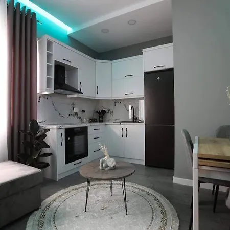 Apartment Centrally Located Korce