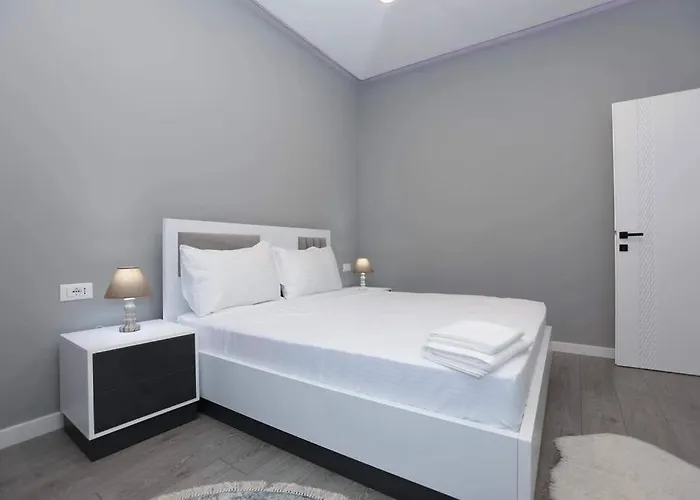 Centrally Located * 코르처